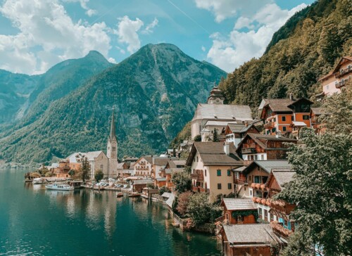 Blick auf die weltberühmte Gemeinde Hallstatt.