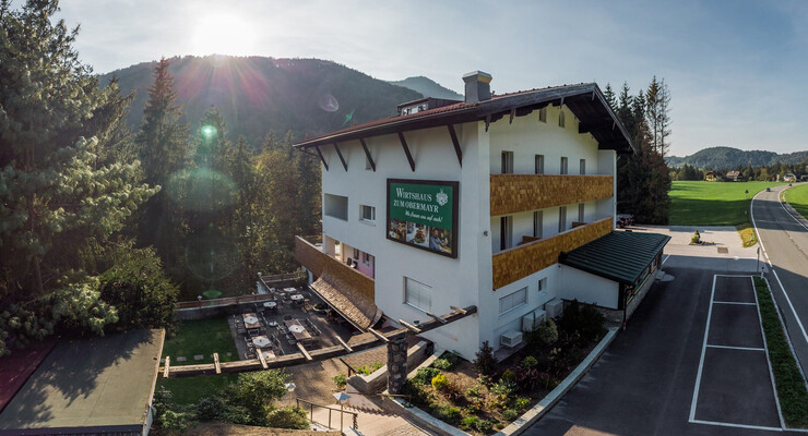 Außenansicht vom 3* Hotel Obermayr in Salzburg Umgebung
