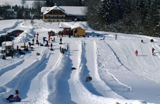 Die Snowtubing-Piste beim Aktivurlaub im Salzkammergut