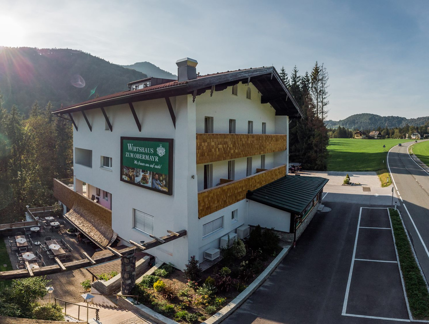 Außenansicht vom 3* Hotel Obermayr in Salzburg Umgebung