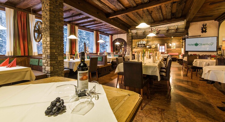 Überblick Gaststube im Gasthaus Obermayr in Ebenau, Salzburg Umgebung